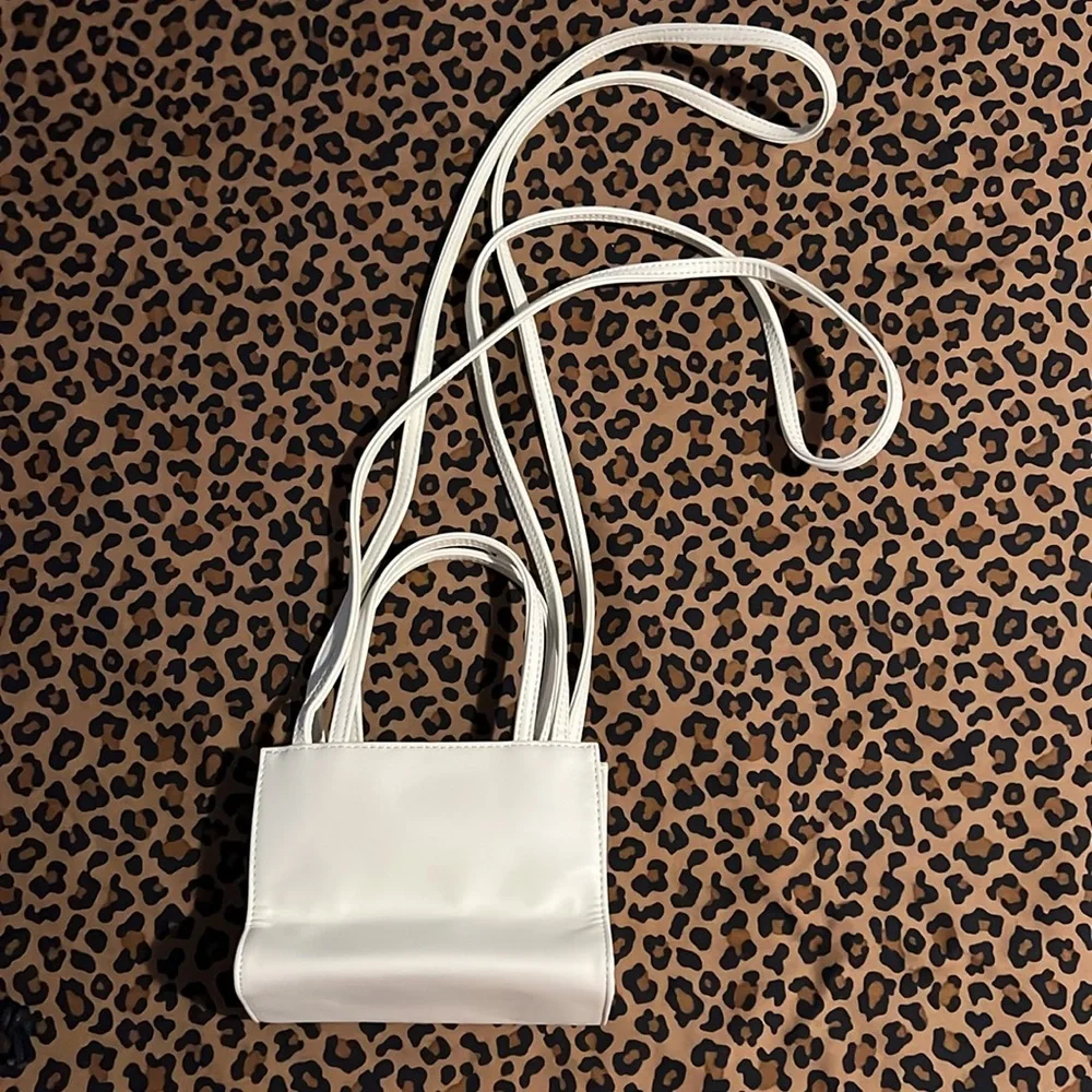 Small Telfar Bag Glue Color - Picture 9 of 11